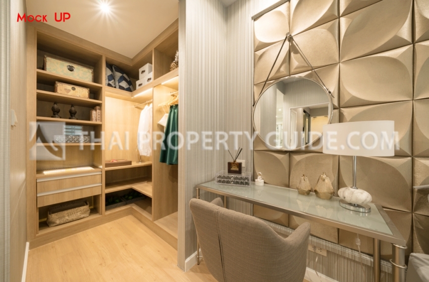 Condominium in Chaengwattana (near Nichada Thani) 